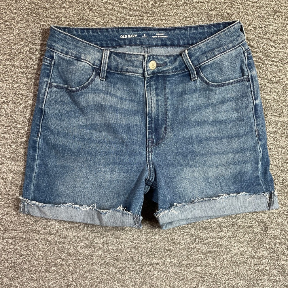 Old Navy Wow Straight High Rise Denim Shorts Medium Wash Blue 6 Petite
